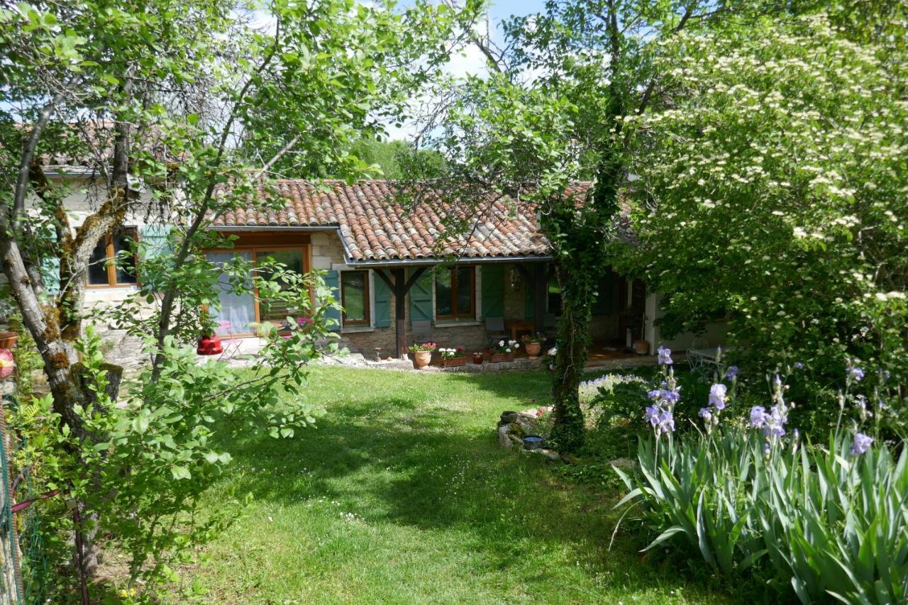 Alabrena Bed & Breakfast Feneyrols Екстериор снимка
